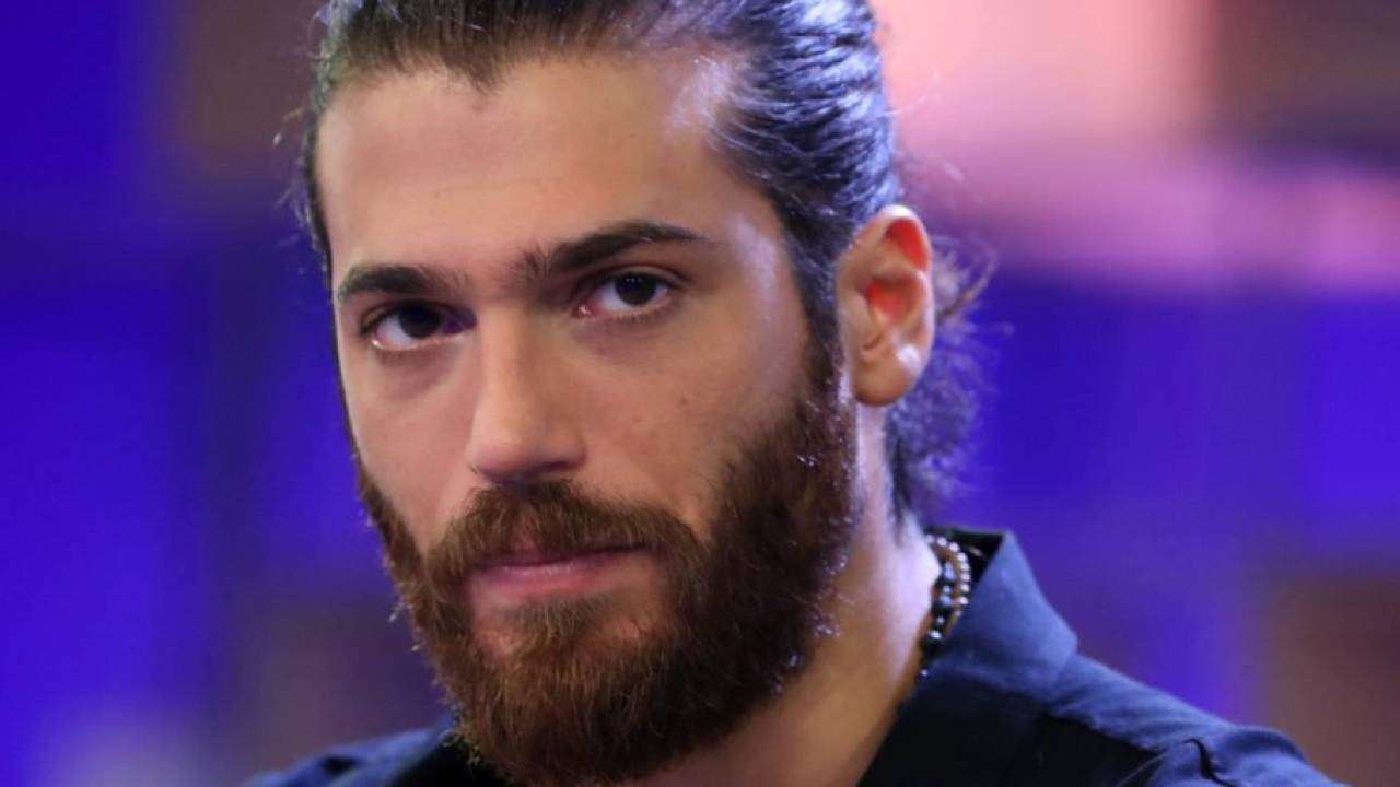 Can Yaman, arriva la conferma ufficiale: “E’ super single, si diverte e sta vicino al padre”