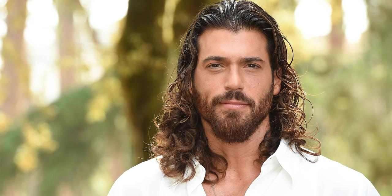 Can Yaman abbandona i social? Come sta davvero l’attore turco