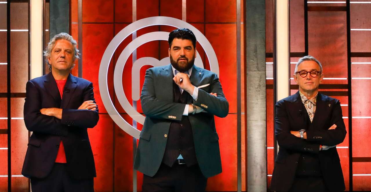 Masterchef Italia, bomba sul cooking show di Sky: “Imbarazzante, pagliacci”