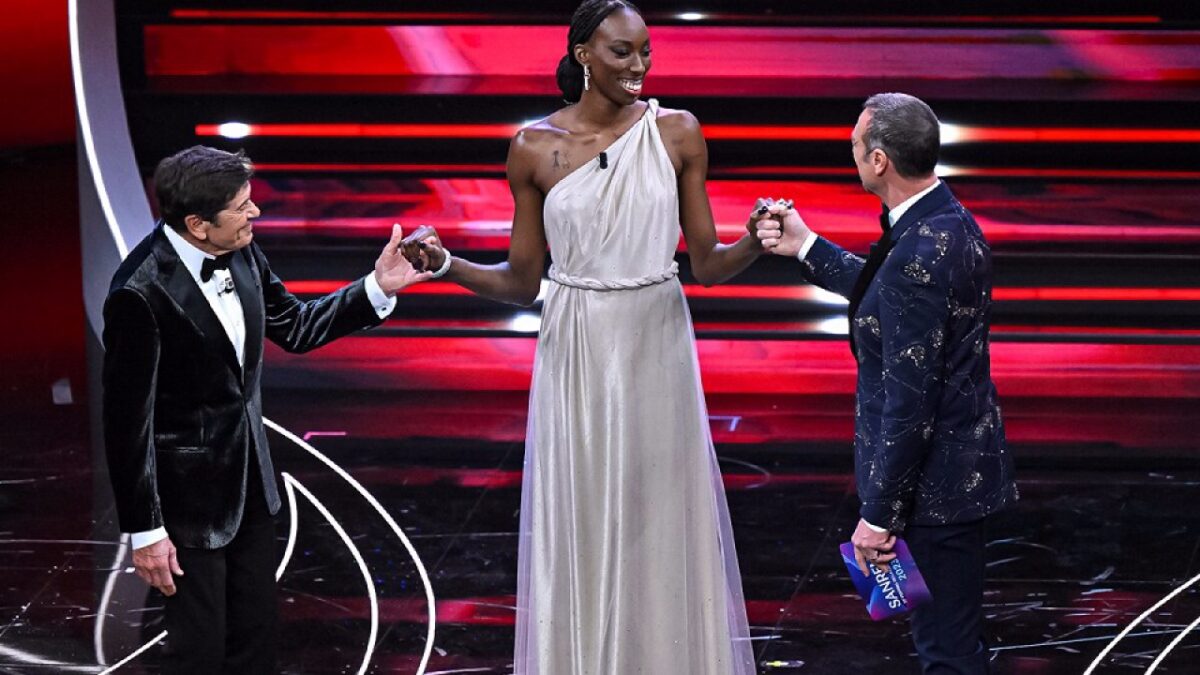 Sanremo 2023: L’ordine di esibizione dei duetti di questa sera e l’arrivo di Mare Fuori…