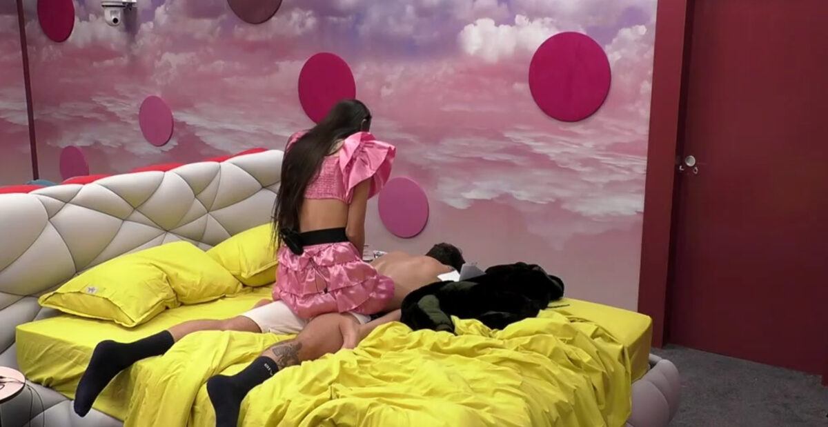 Galleria foto 'Gf Vip, Giaele si ‘spinge oltre’: prima con Antonino, poi con Andrea FOTO' - foto 2