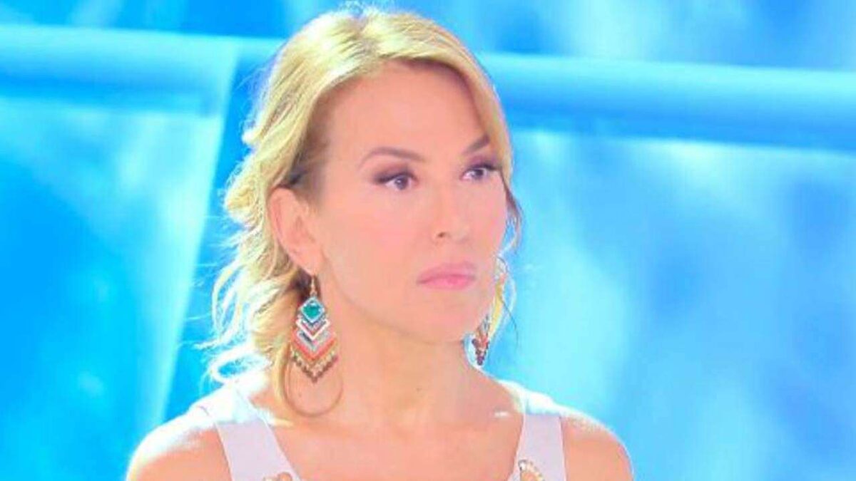 Galleria foto 'Barbara D’Urso furiosa con i paparazzi: “Avevate giurato che non l’avreste fatto”' - foto 1