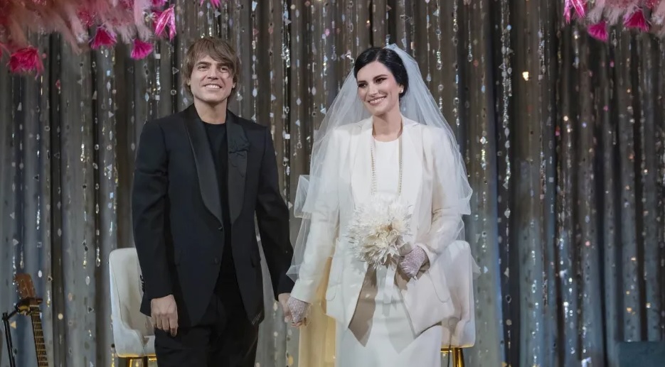 Galleria foto 'Laura Pausini si è sposata, l’annuncio e gli insoliti dettagli della cerimonia' - foto 1