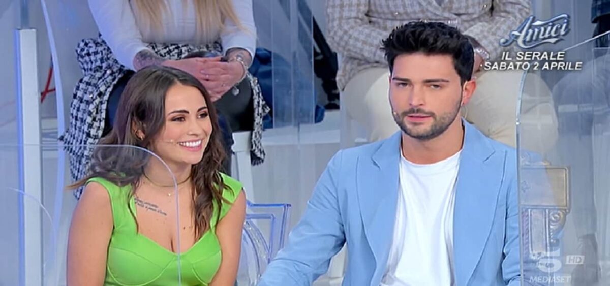 Galleria foto 'Uomini e Donne, Chiara e Davide hanno mentito? Beccati nello stesso posto INSIEME' - foto 2