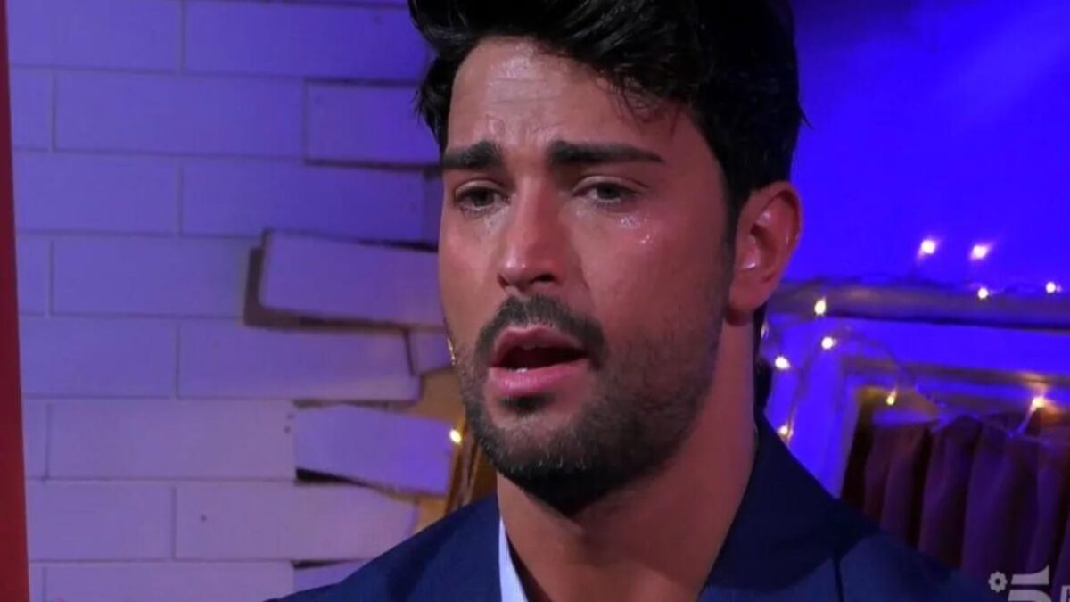 Galleria foto 'Gf Vip, Davide Donadei rivelazione allarmante: “Sono stato colpito da…”' - foto 1