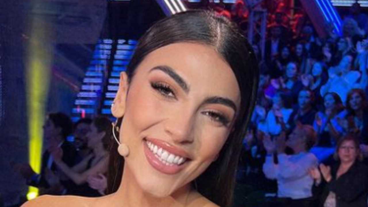 Gf Vip, Giulia Salemi sostituirà Sonia Bruganelli? Quel gesto non lascia dubbi