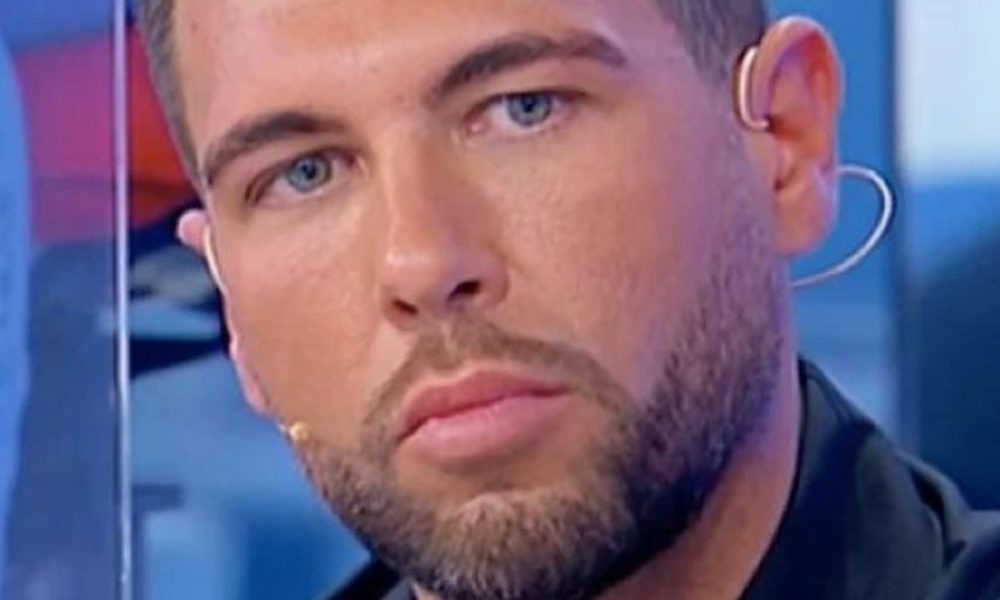 Uomini e Donne, Alessandro Vicinanza spiazza su Ida Platano: “15 giorni dopo la rottura, è già pronta a conoscere un’altra persona”