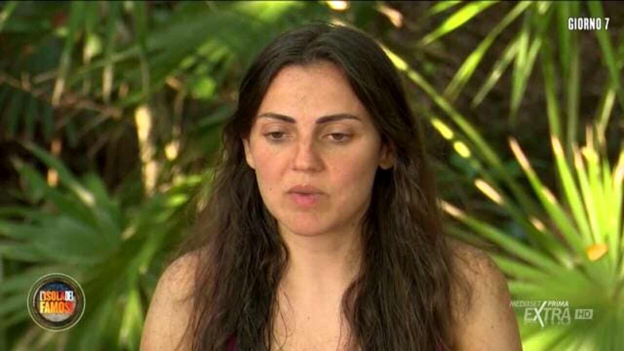 Isola dei Famosi, Cristina Scuccia fidanzata, la reazione della mamma: “Quando tornerà…”