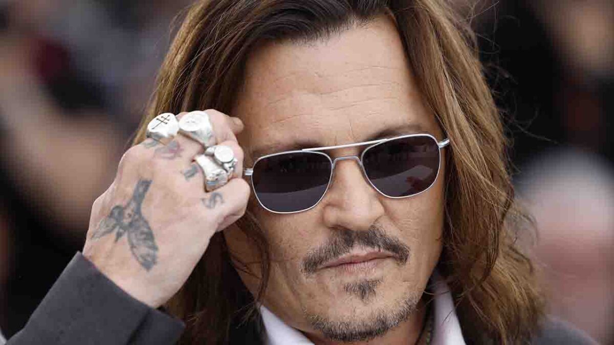 Johnny Depp costretto a mollare tutto, l’annuncio gela i fans: “Non sono in grado di…”