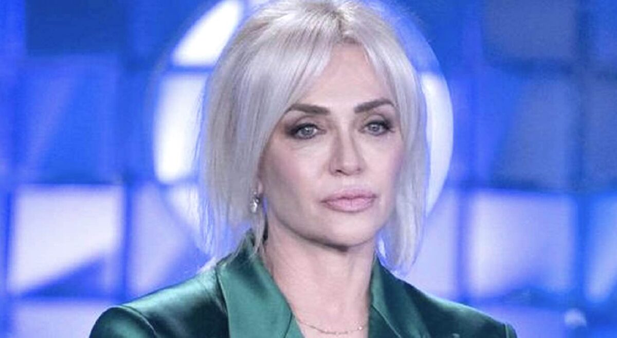 Galleria foto 'Verissimo, anticipazioni domenica 7 maggio: le confessioni di Paola Barale' - foto 1