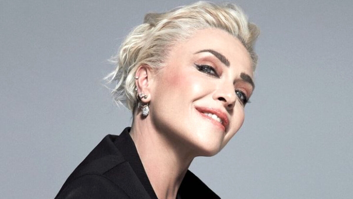 Paola Barale sconvolta: “Hanno detto che uccido i figli”