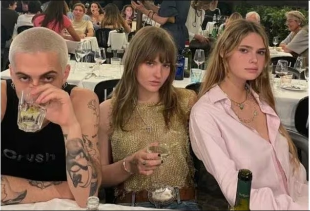 Galleria foto 'Damiano David bacia un’altra, chi è la ragazza del video e la reazione di Giorgia Soleri' - foto 1