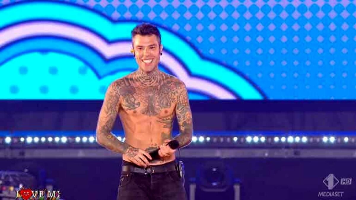 LOVE MI 2023, noto volto del GF VIP asfalta Fedez: “Divulgatore di m***a”