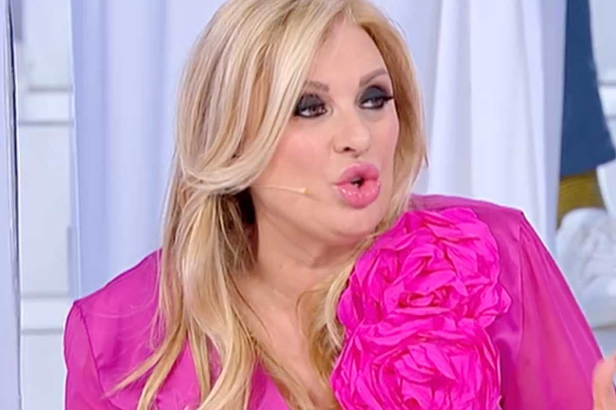 Uomini e Donne, Tina Cipollari replica ai rumors sul presunto addio: il clamoroso annuncio