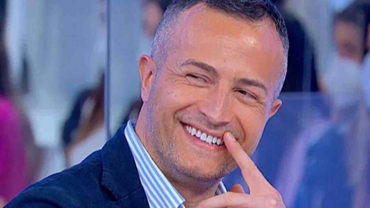 Uomini e Donne, Riccardo Guarnieri lascia il trono Over? Beccato con la nuova fiamma FOTO