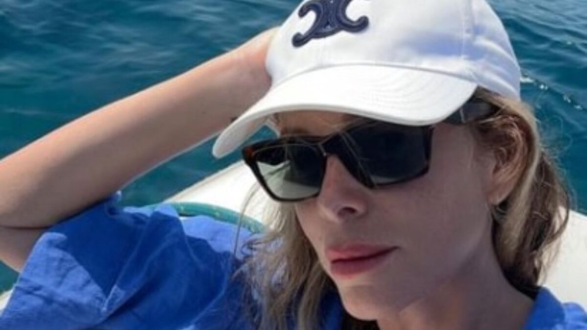 Alessia Marcuzzi senza freni in Turchia: il bikini è striminzito!