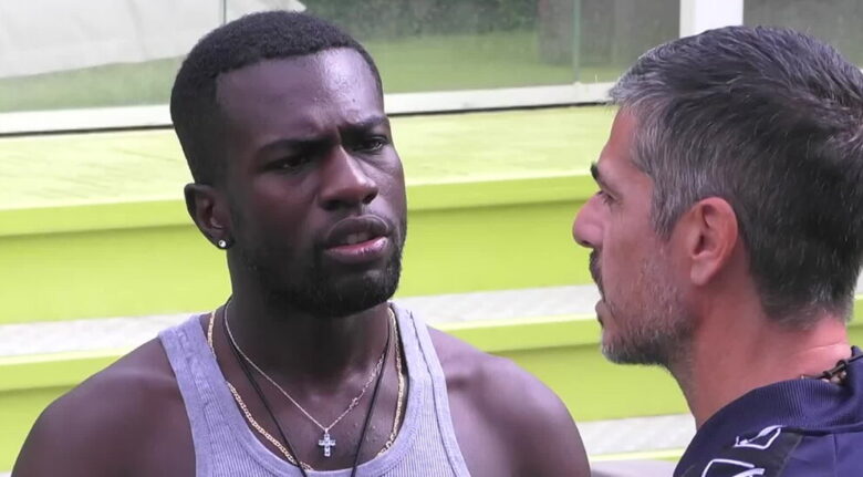 Grande Fratello, concorrente nella bufera, la gaffe su Arnold è clamorosa