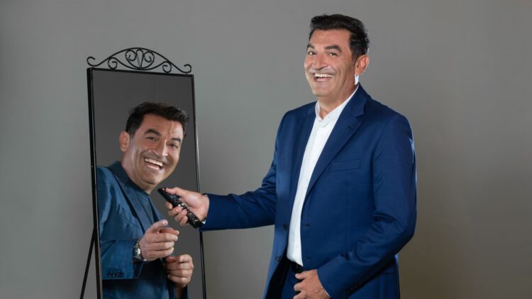 Fake Show, al via stasera su Rai 2 il programma con Max Giusti: ospiti e anticipazioni