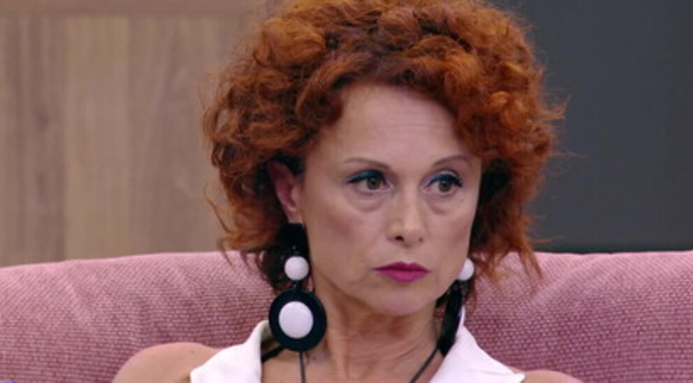 Grande Fratello, Beatrice Luzzi distrugge Angelica: “Un essere orribile”