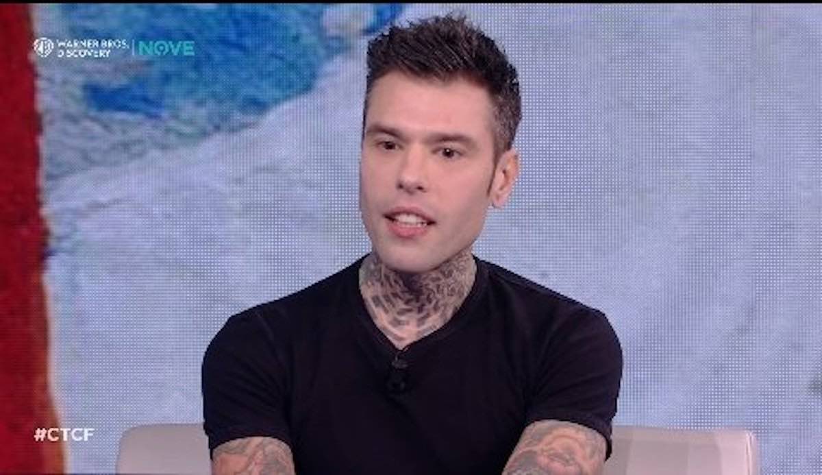 Fedez da Fabio Fazio tra lacrime e bordate: Fiorello interrompe l’intervista