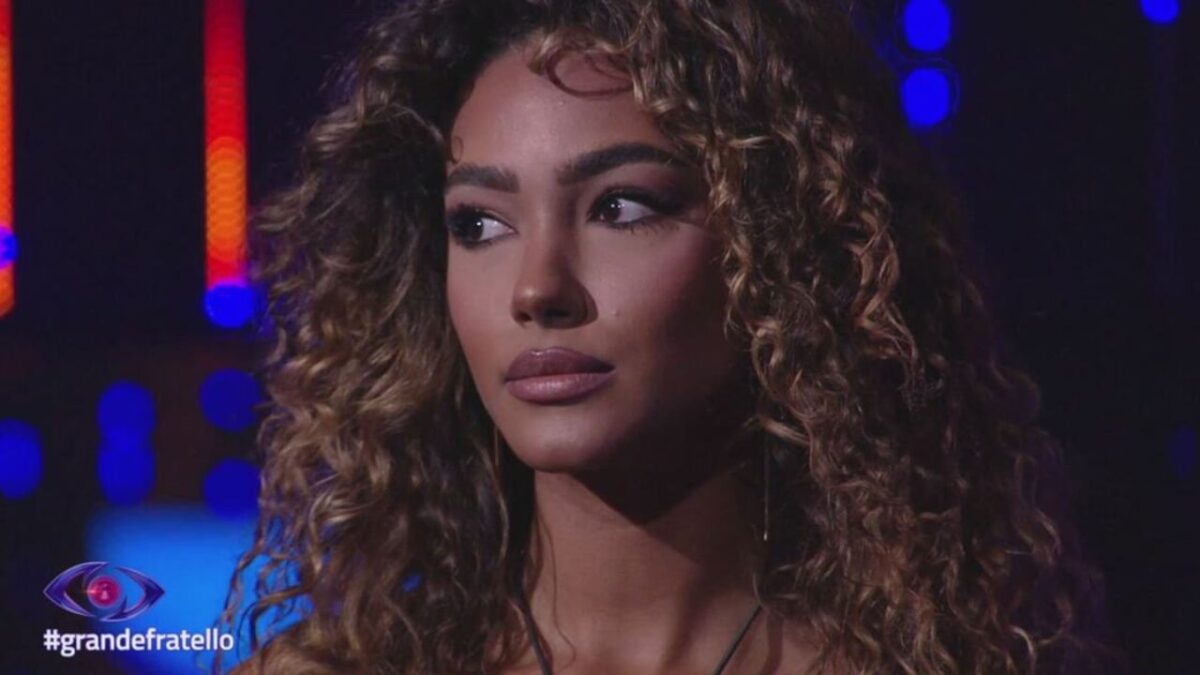 Grande Fratello, Samira è fidanzata ma spiazza su un inquilino: “Mi piace un po’…”