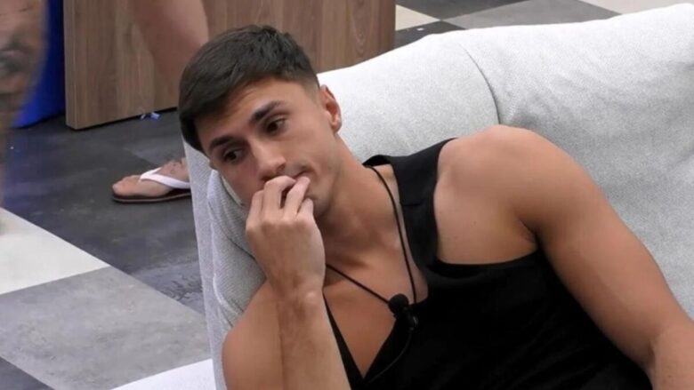 Grande Fratello, Mirko se lo lascia sfuggire: “Entrare nella Casa è l’unico modo che ho con Perla per…”