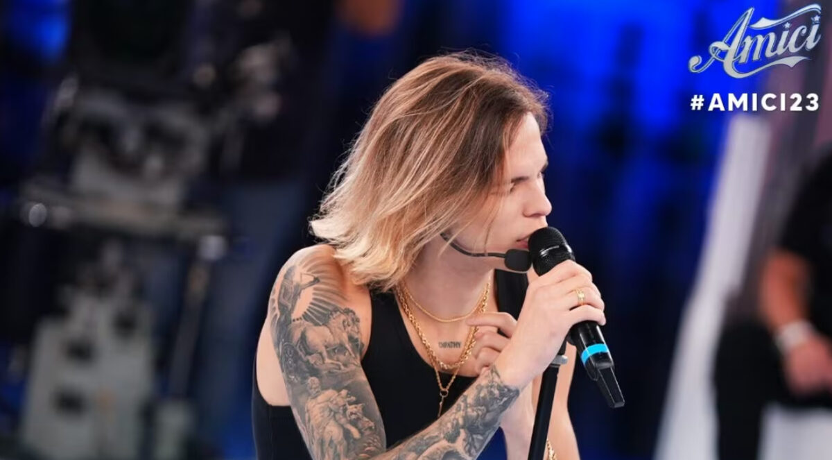 Amici, Matthew cambia squadra!