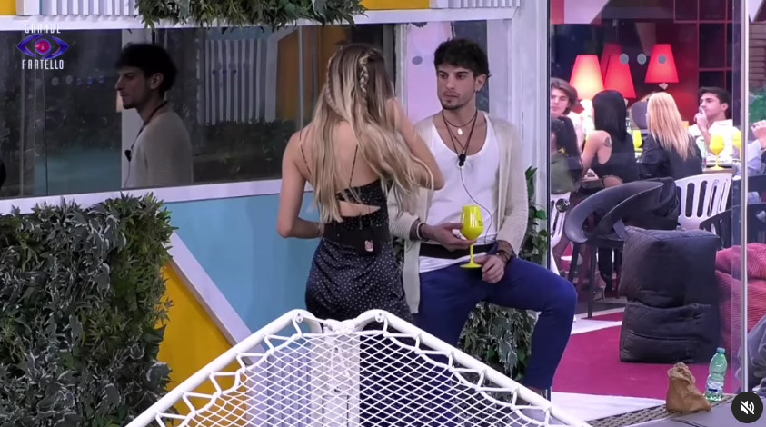 Galleria foto 'Grande Fratello, Anita Olivieri in preda allo sconforto: “Sto pensando al mio ex”' - foto 1