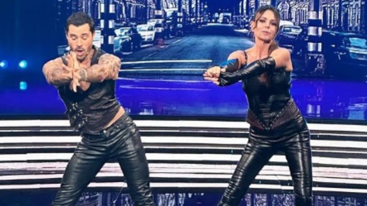 Ballando con le stelle, Paola Perego cade e batte la testa: come sta