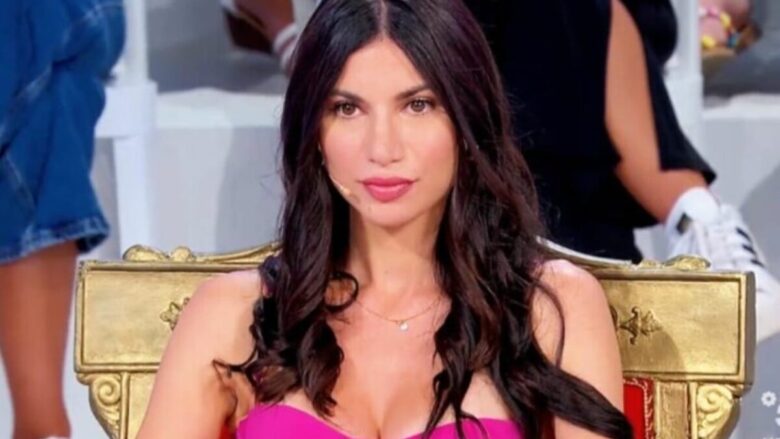 Uomini e Donne, Manuela Carriero contro Michele Longobardi: “Tronista perfetto a fare schifo, dovrebbe vergognarsi”