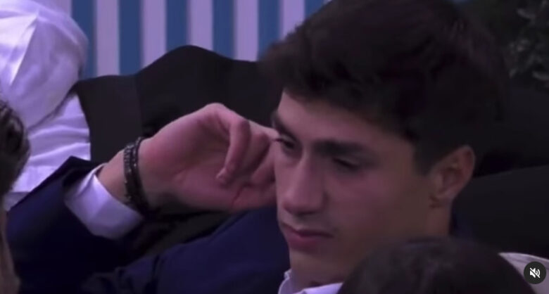 Grande Fratello, choc su Mirko Brunetti: “Sta malissimo, ha rinunciato a guadagnare sui social perché…”