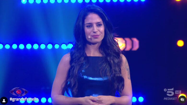 Grande Fratello, sorella di Perla Vatiero sbotta sui social: “Quando uscirà capirà il vero amore e le vere amicizie”