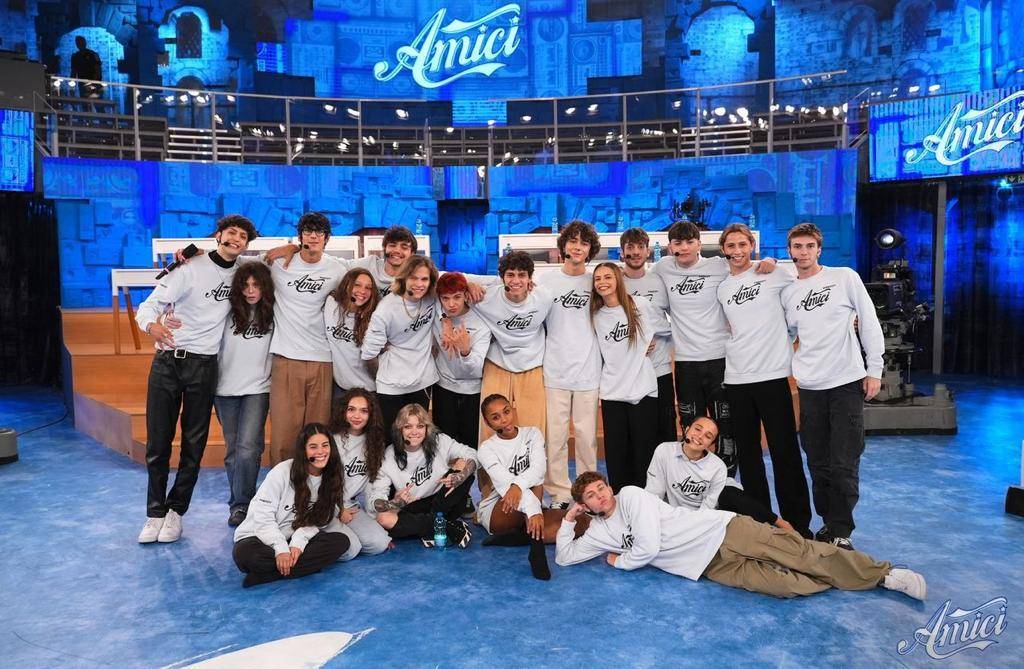Amici non va in onda oggi 8 dicembre 2023: cosa è successo