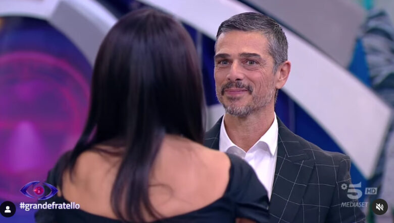 Grande Fratello, Massimiliano si dichiara apertamente a Monia: “Se non ci fossi stata te qui dentro, io…”