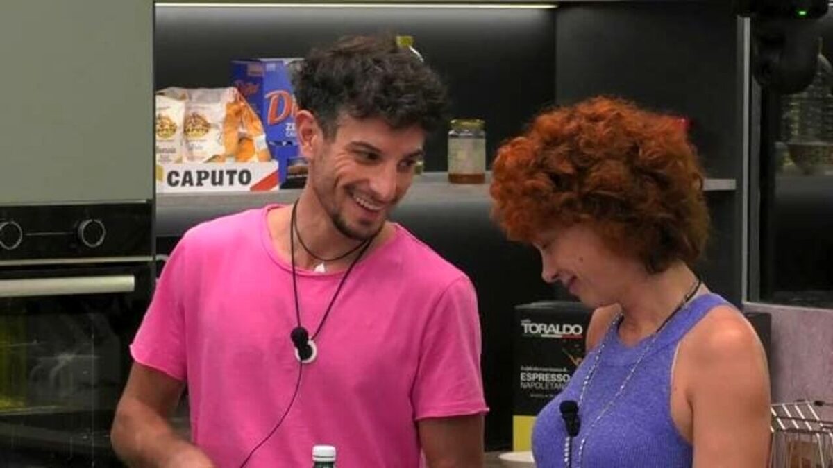 Grande Fratello, Beatrice spara a zero su Giuseppe: “E’ un burattino”