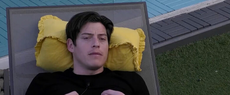 Grande Fratello, Alessio su Greta: “Non devi farti condizionare da…”