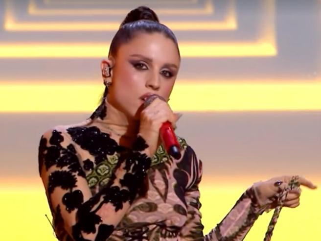 Da Amici a Sanremo: Angelina Mango e il supporto degli allievi