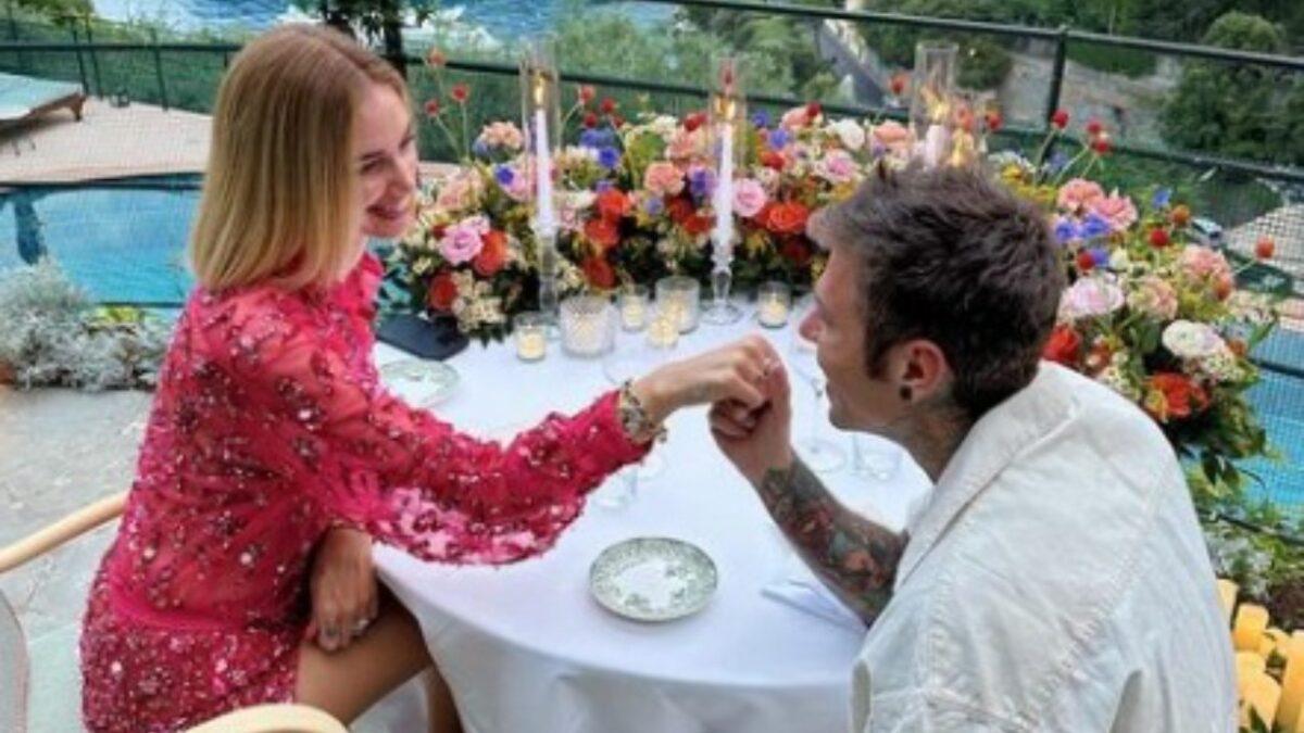 Fedez, l’indiscrezione shock dell’ex concorrente del GF Vip: “Baciava un’altra a Parigi”