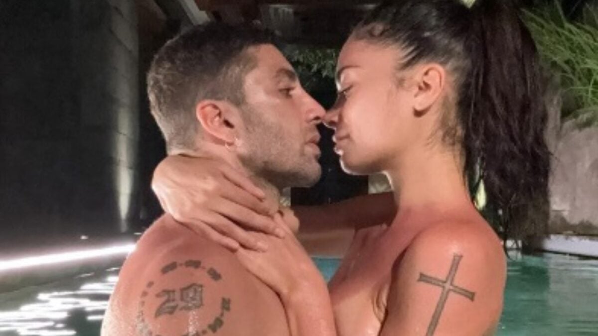 Elodie e Andrea Iannone, le foto Hot in piscina nudi: “In love”