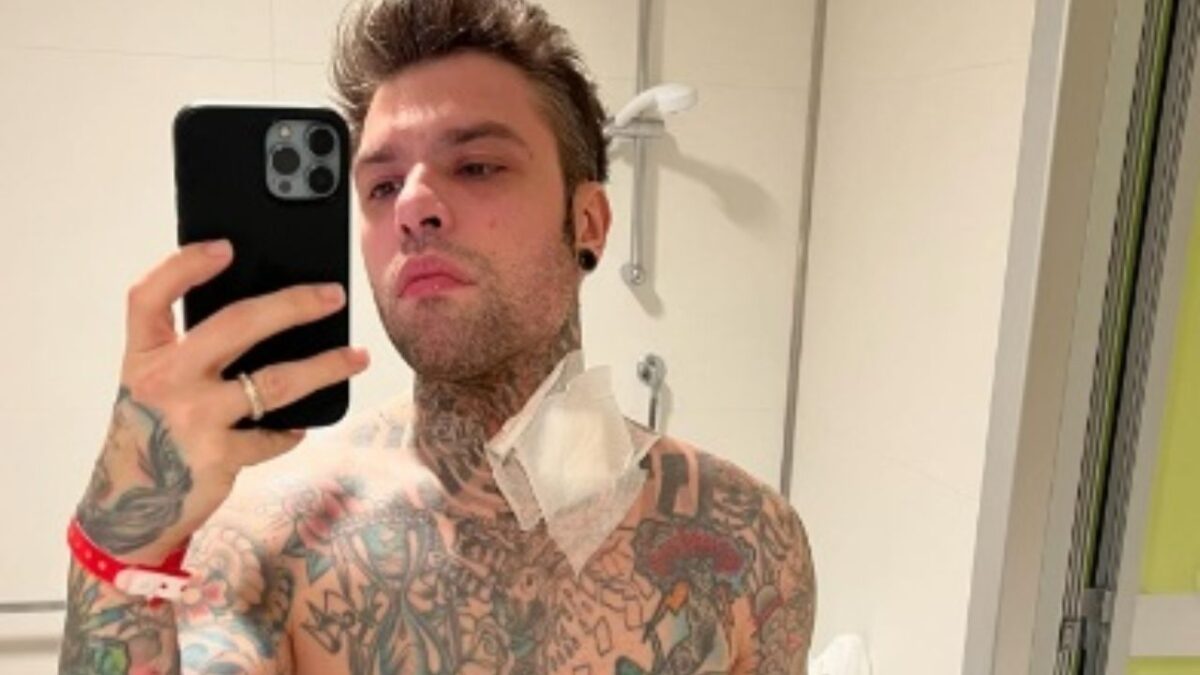 Fedez ricorda il tumore dopo due anni: piovono le critiche