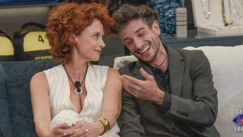 Grande Fratello, Giuseppe Garibaldi fa una proposta a Beatrice Luzzi: dirà di sì?