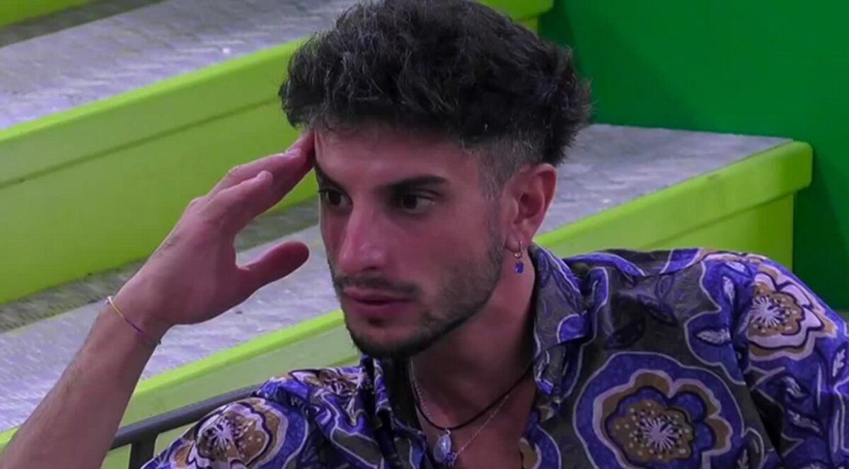 Grande Fratello, Giuseppe Garibaldi sbotta sui social: “Non vi permetto di parlare male di Beatrice e di noi”