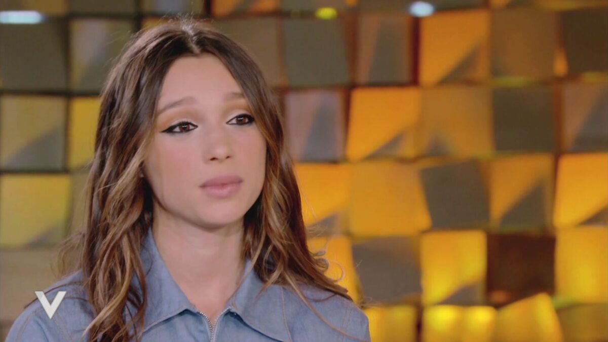 Amici, Sarah parla della sua famiglia