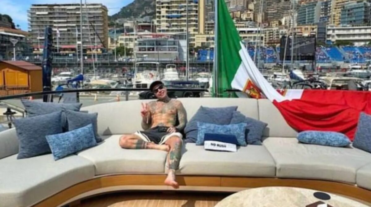 Galleria foto 'Fedez mano nella mano con la nuova fidanzata a Monaco!' - foto 1