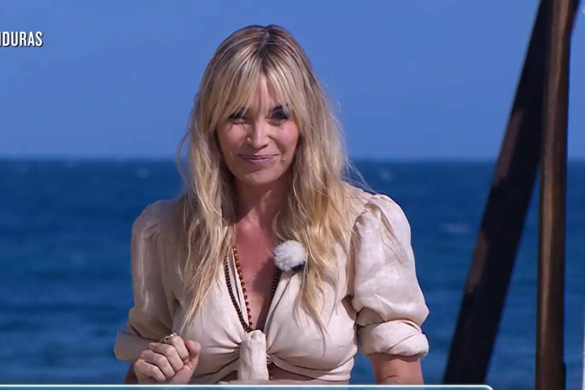 Isola dei Famosi, Elenoire Casalegno al posto di Vladimir Luxuria? Pier Silvio ha deciso che…