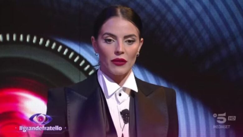 Grande Fratello, amica di Stefania Orlando contro Shaila Gatta: “Io ti auguro di…”