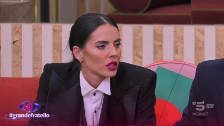 Grande Fratello, Shaila Gatta asfaltata da un’ex gieffina: “Mancanza di empatia e sensibilità”