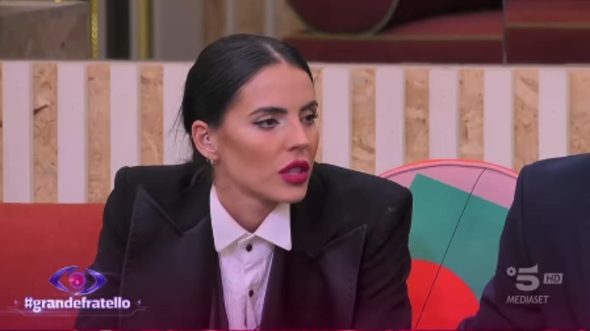 Grande Fratello, scontro tra Shaila Gatta e Lorenzo Spolverato, lei sbotta: “Non ce la faccio più, porti una persona allo stremo”