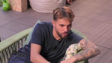 Grande Fratello, Alfonso D’Apice si dichiara a Mariavittoria Minghetti: “Tu sei la persona che…”