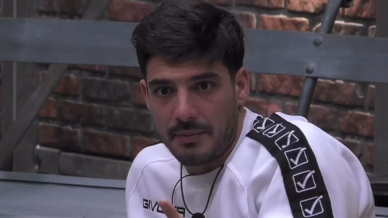 Grande Fratello, è nata una nuova coppia nella Casa? Lorenzo la teme